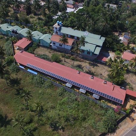 The Long Hostel Arugam Bay Exterior photo
